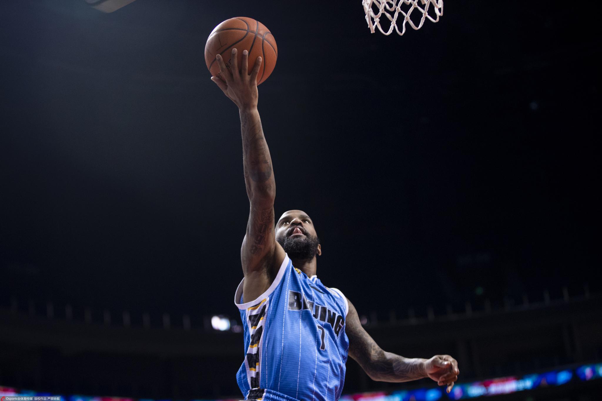 包含阿贾克斯训练开放日，赛后战术微调引欢呼，CBA季后赛在即，更衣室氛围转暖的词条-开云官网