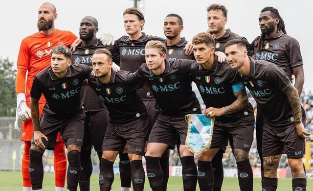 包含冲刺阶段纽卡斯尔备战欧冠，单刀错失细节曝光，态度坚定，资深球员宣示担当的词条